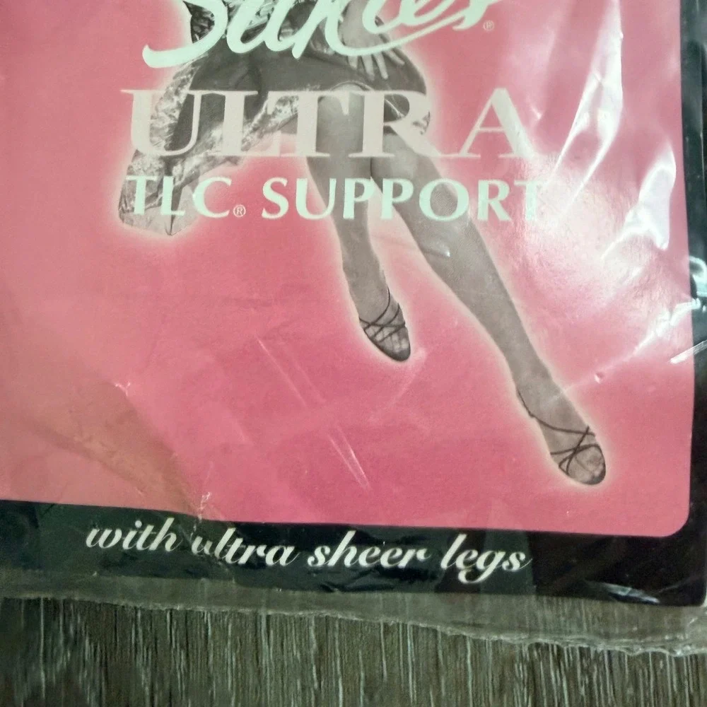 Silkies Ultra TLC Support Pantyhose 2 Pack Beige Ultra Sheer Legs Vintage USA‎
